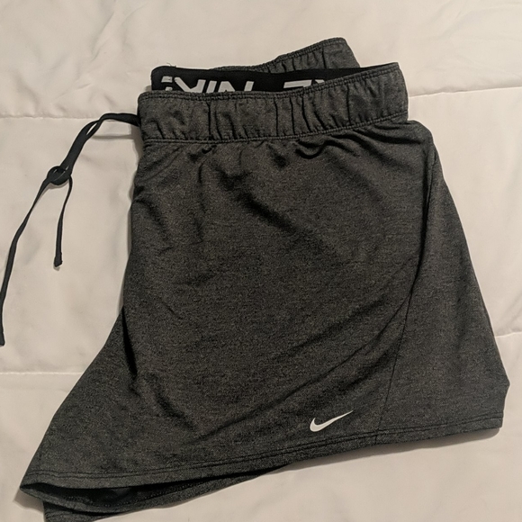 Women's Nike dri-fit xl athletic shorts - Picture 3 of 3